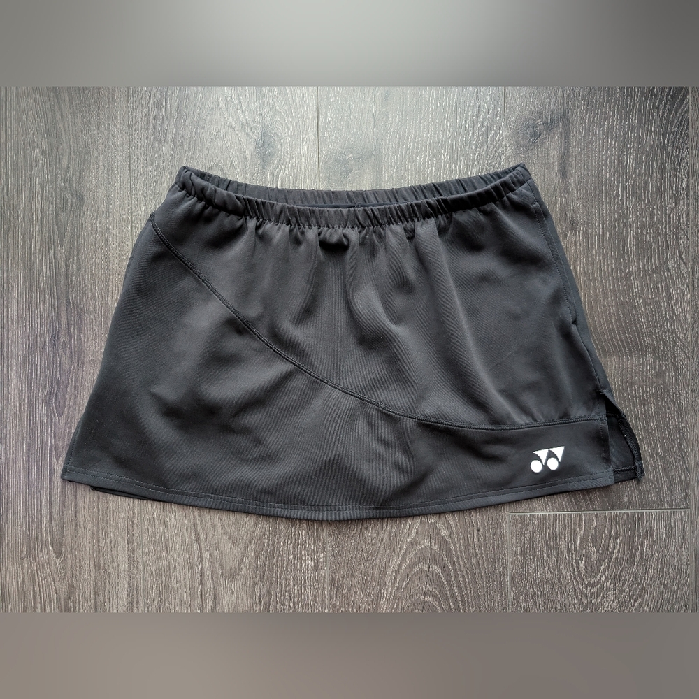 Vintage YONEX Black Mini Tennis Skirt Skort With Built-in Shorts, SZ L